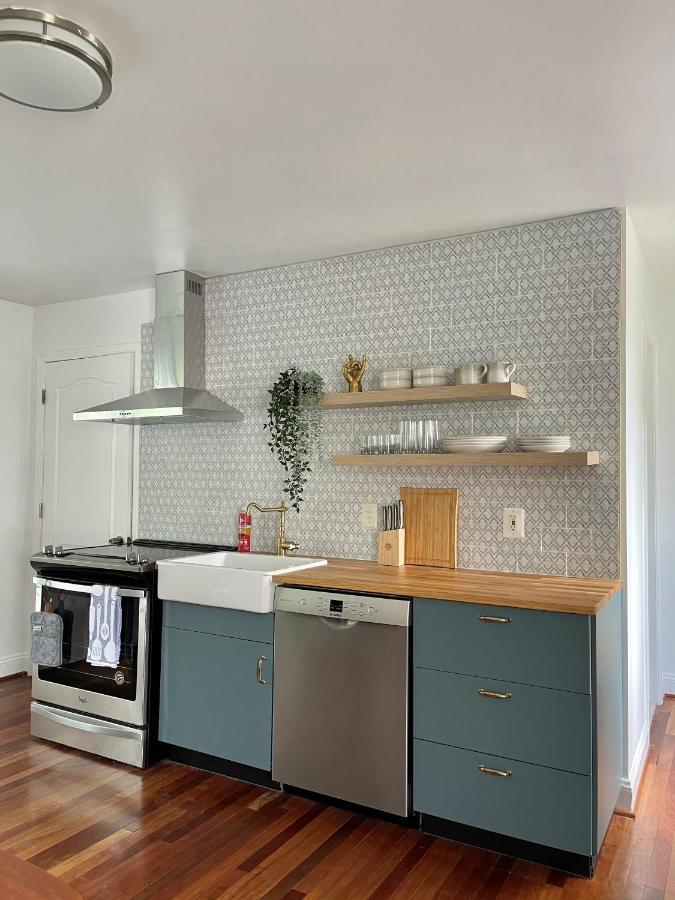 Brand New, Cozy, Modern, One-Bedroom Apartment Фолс Чърч Екстериор снимка